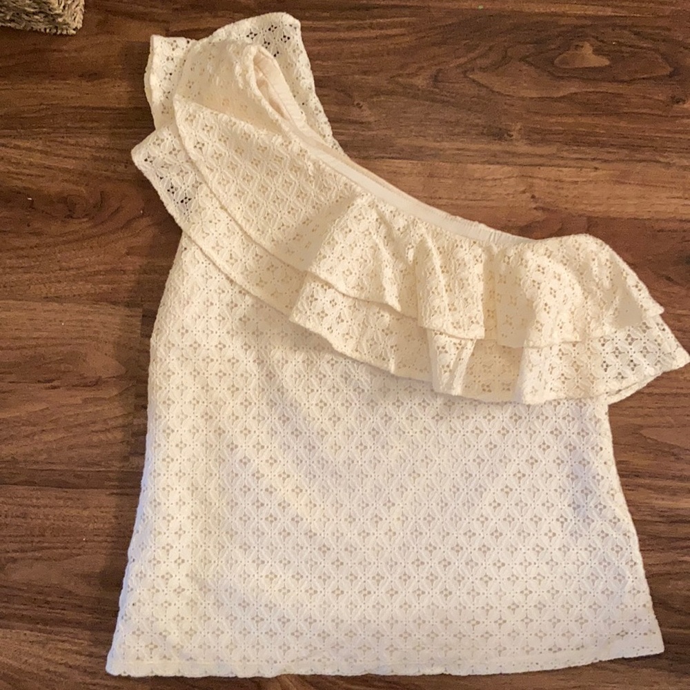 One shoulder top